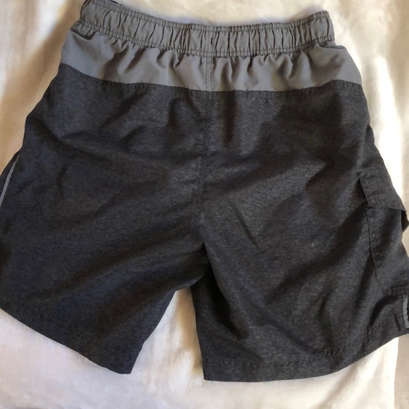 Men’s bathing suit in gray and black. - Picture 3 of 3